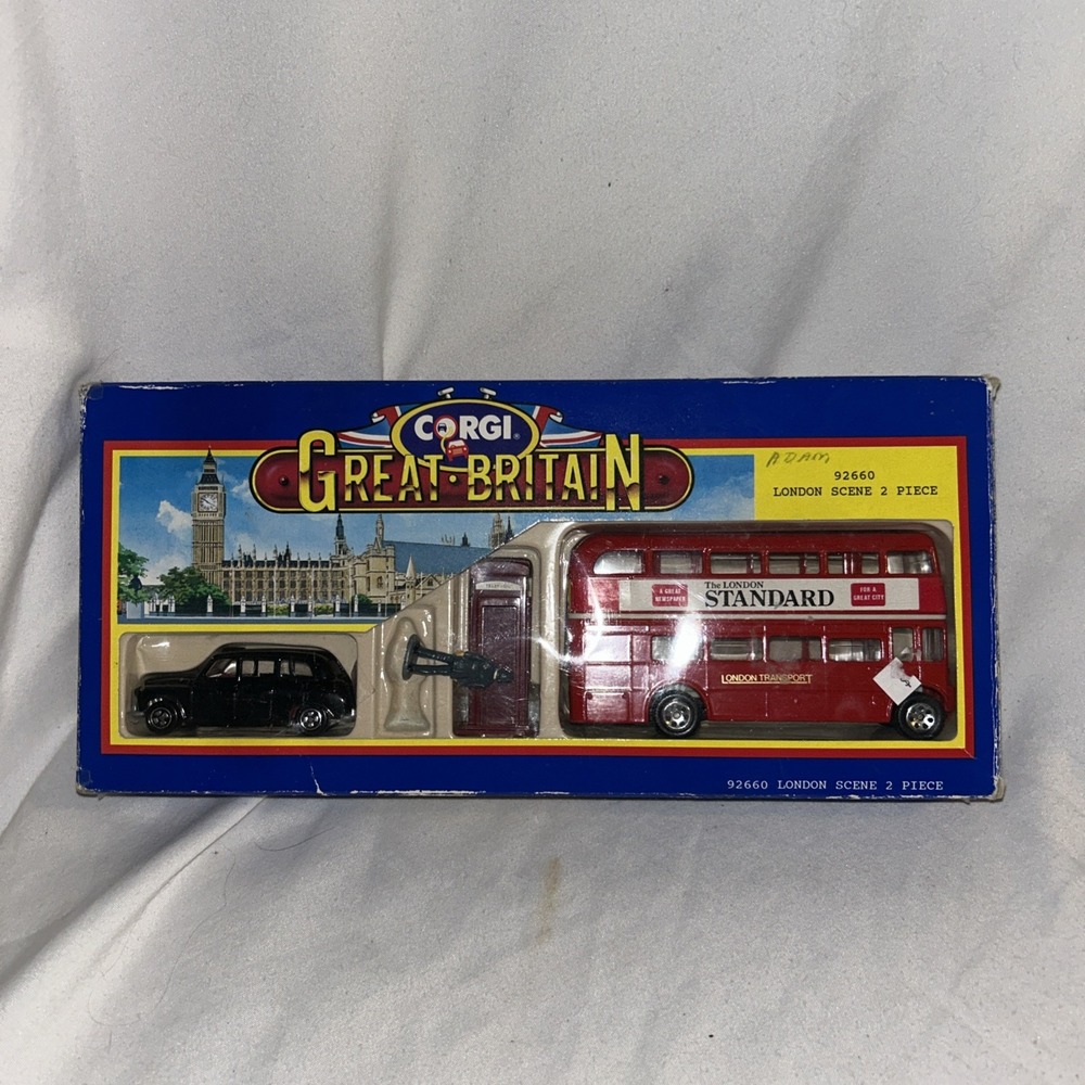 Vintage Corgi Great Britain, London Scene‎ 2 Piece #92660 F1